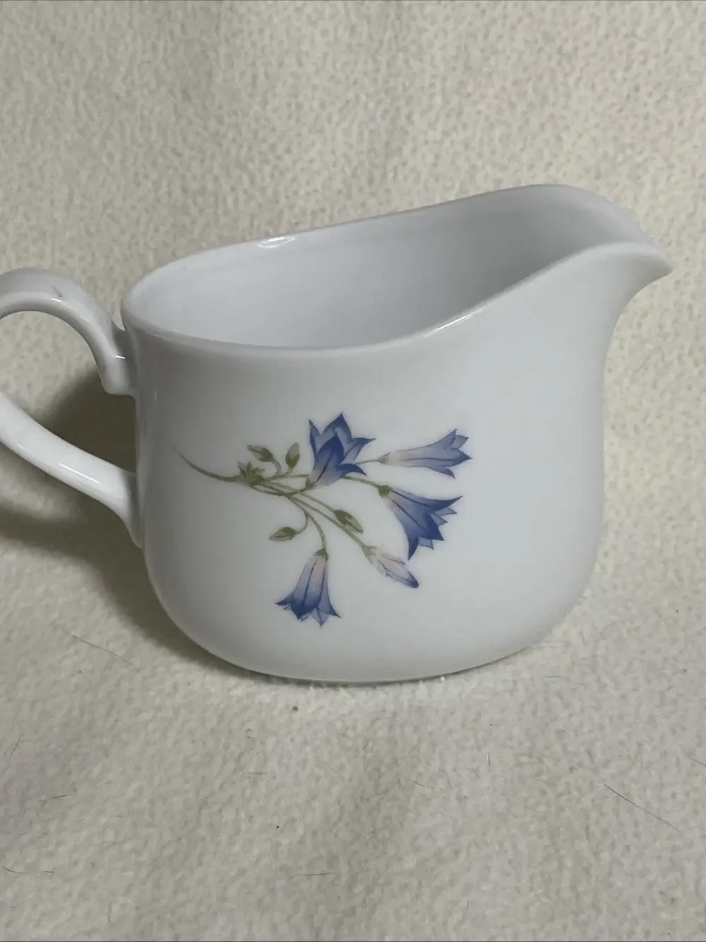 Beautiful Corning Blue Dusk Flower Designed Handled Gravy Boat